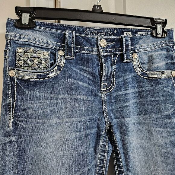 MISS ME Capri Jeans Women's 26 (29x19) Blue Low-Rise Sequin Embroidered EUC - Picture 6 of 11